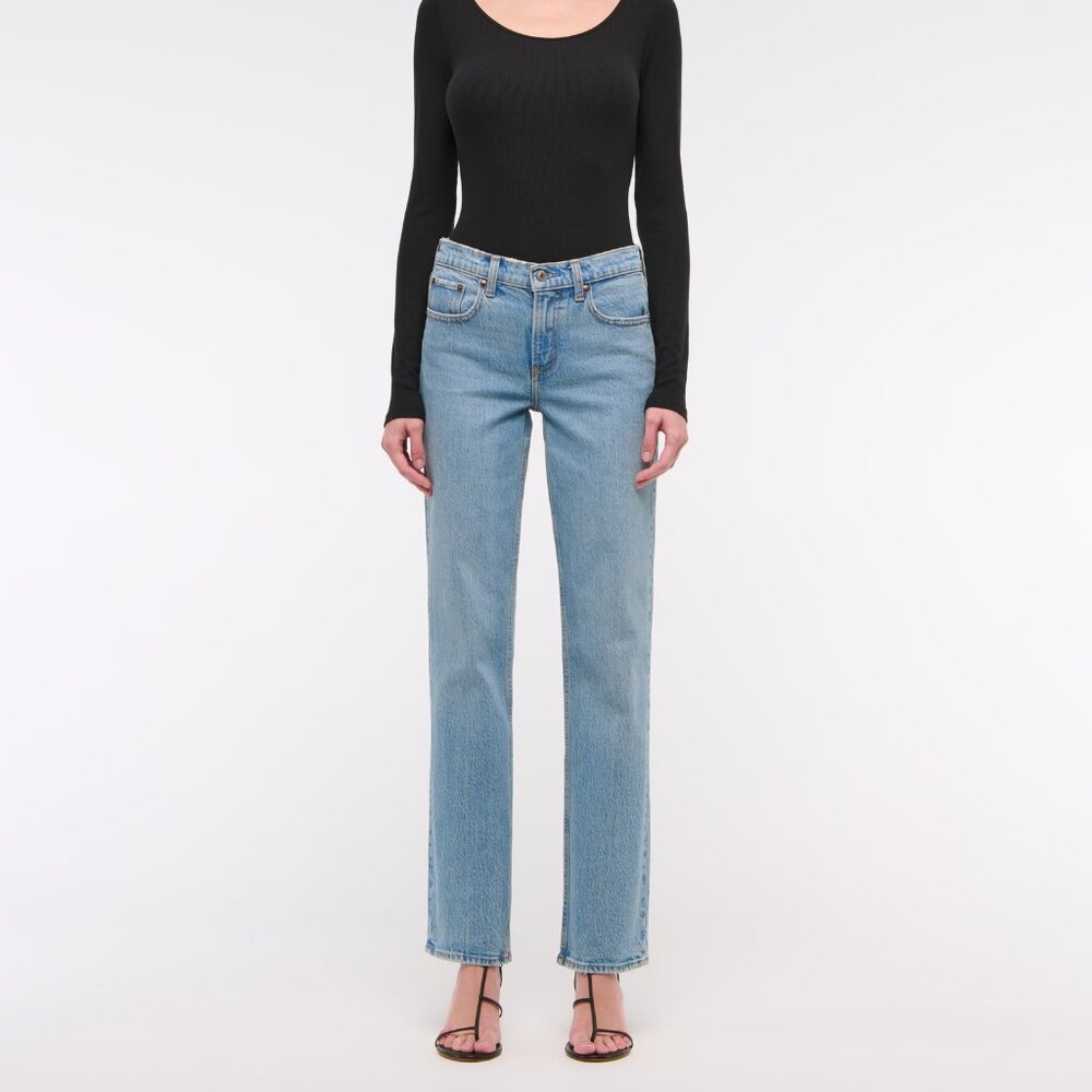 Abercrombie & Fitch Mid Rise 90s Straight Jean - 29L Medium Wash (NWT!)